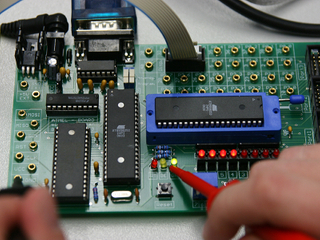 Sviluppo di programmi a chip singolo